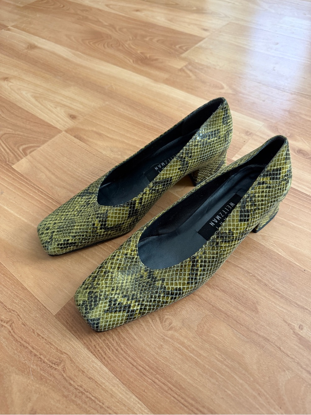 Vintage Stuart Weitzman green snakeskin kitten block heels size 6.5B